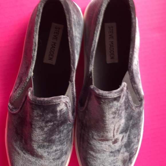 Steve Madden velvet slip on sneakers - Picture 5 of 5